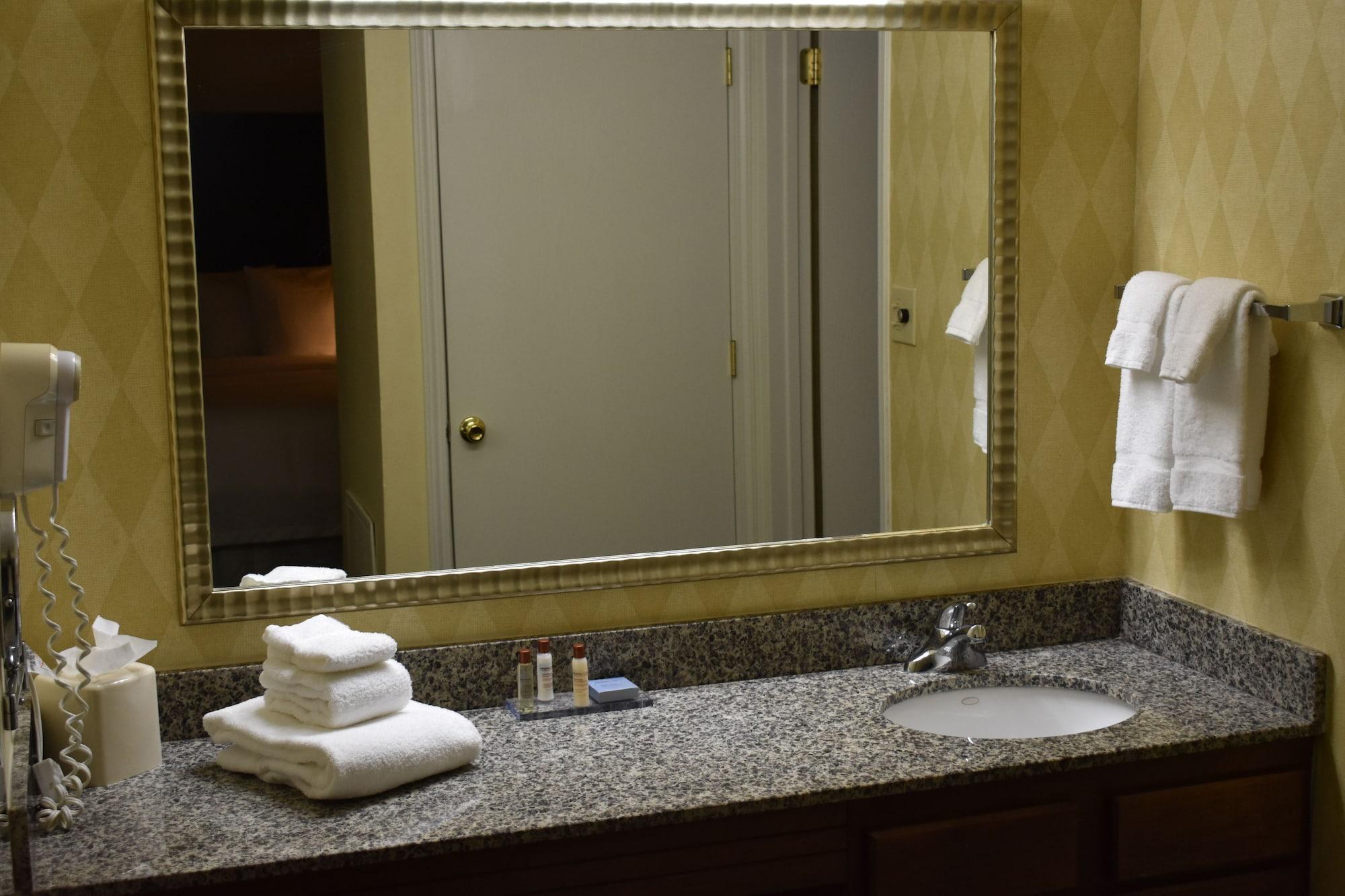 Hawthorn Suites Dayton South Майамисберг Экстерьер фото