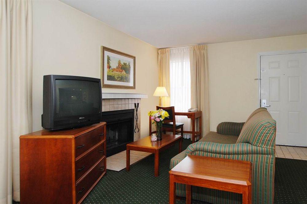Hawthorn Suites Dayton South Майамисберг Экстерьер фото