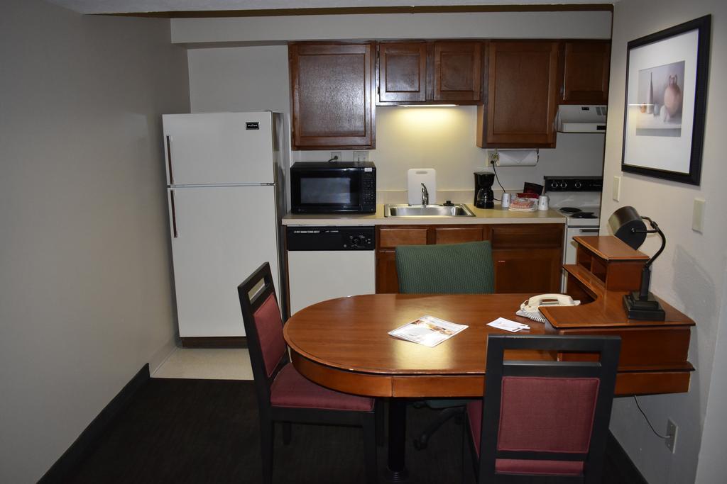 Hawthorn Suites Dayton South Майамисберг Экстерьер фото