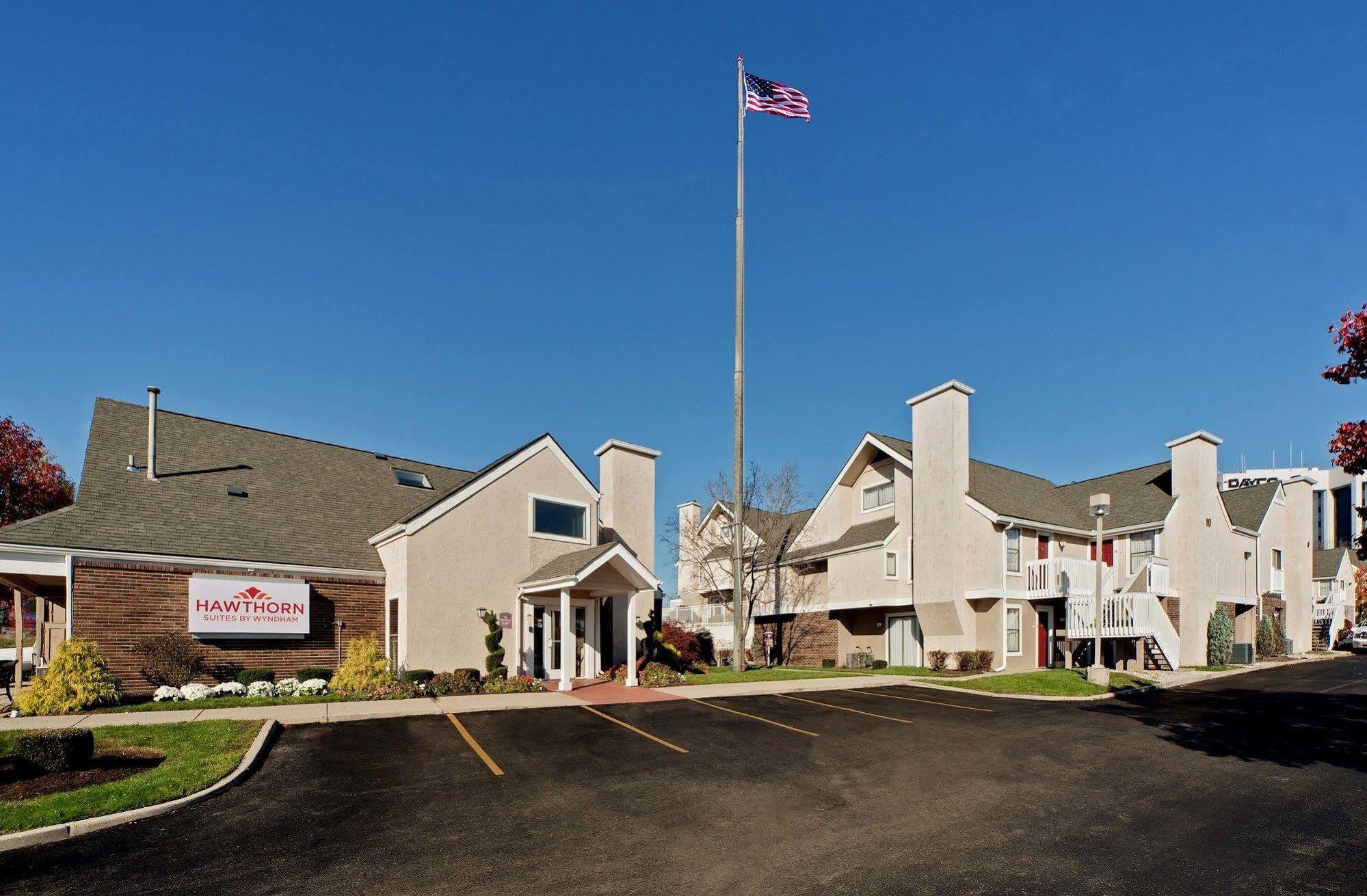 Hawthorn Suites Dayton South Майамисберг Экстерьер фото
