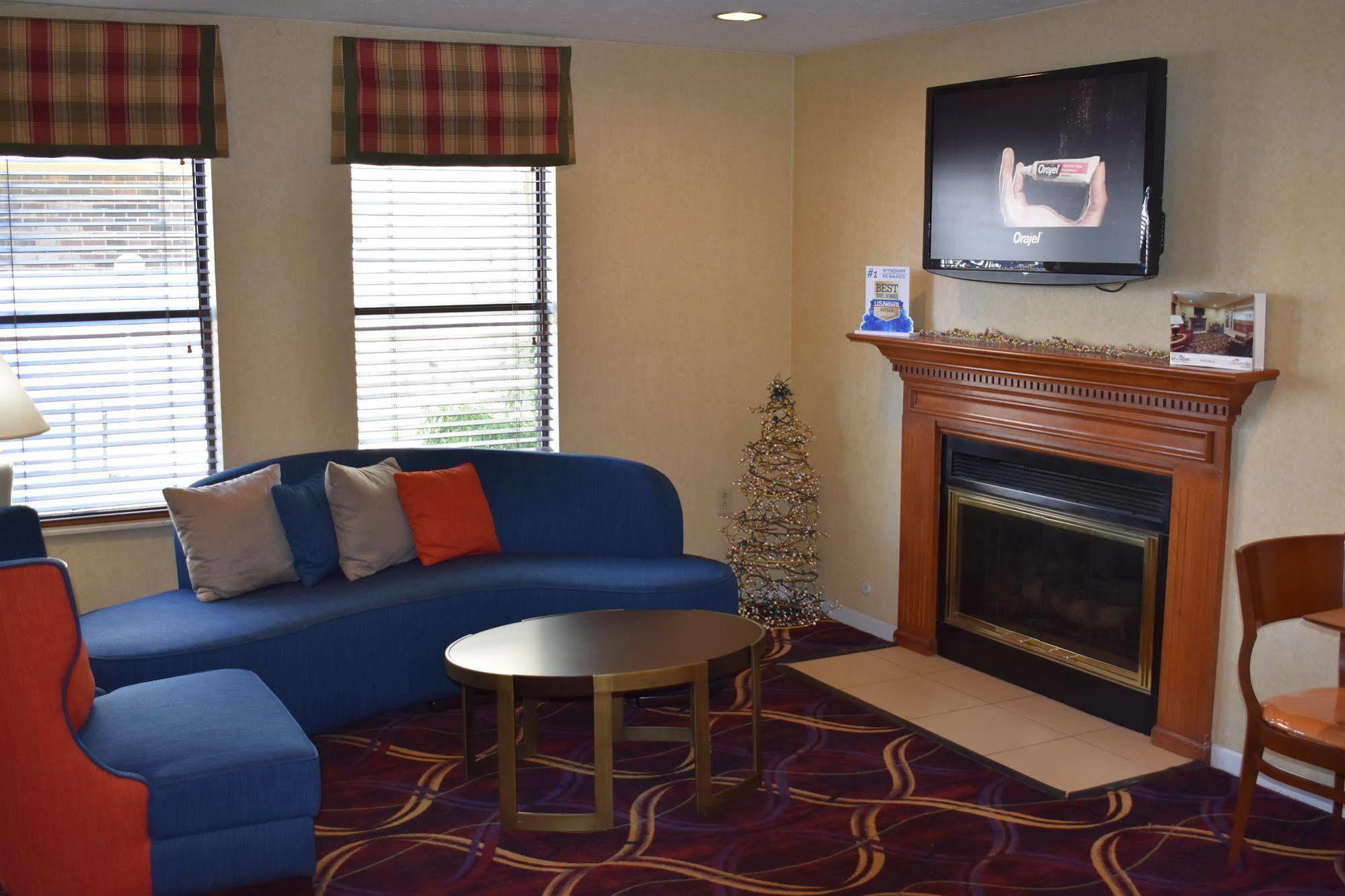 Hawthorn Suites Dayton South Майамисберг Экстерьер фото