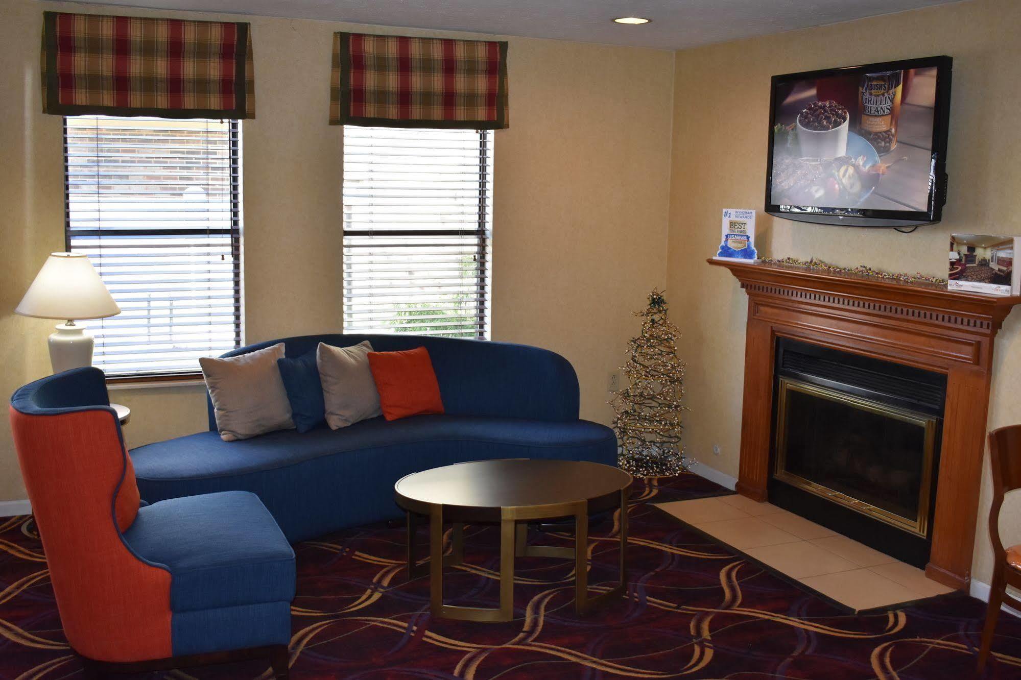 Hawthorn Suites Dayton South Майамисберг Экстерьер фото