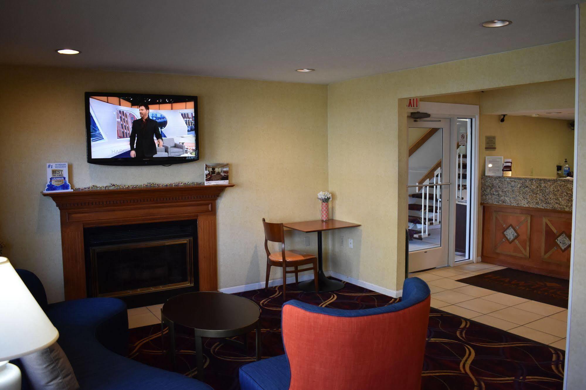 Hawthorn Suites Dayton South Майамисберг Экстерьер фото