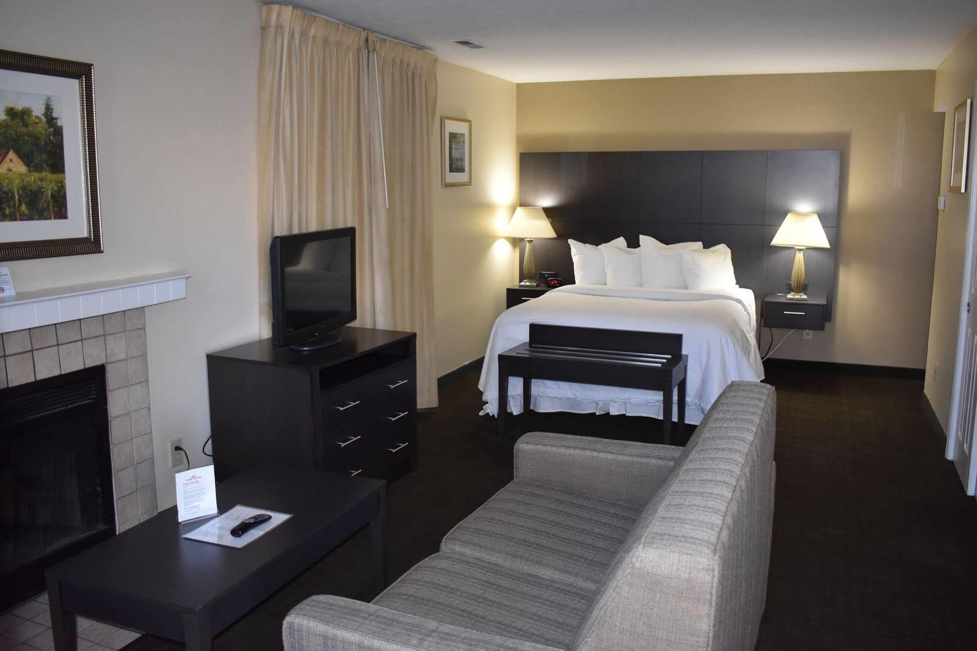 Hawthorn Suites Dayton South Майамисберг Экстерьер фото